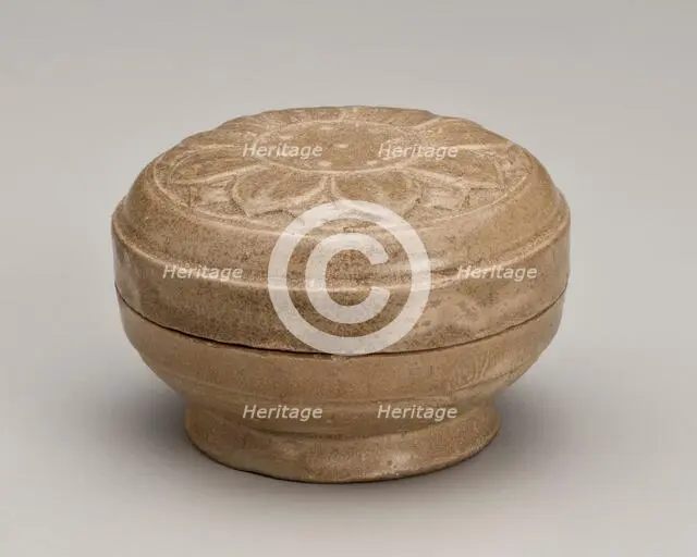 Covered box, 618-906. Creator: Unknown.