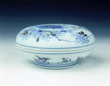 Covered box, early Kangxi period, Qing dynasty, China, 1662-1677. Creator: Unknown