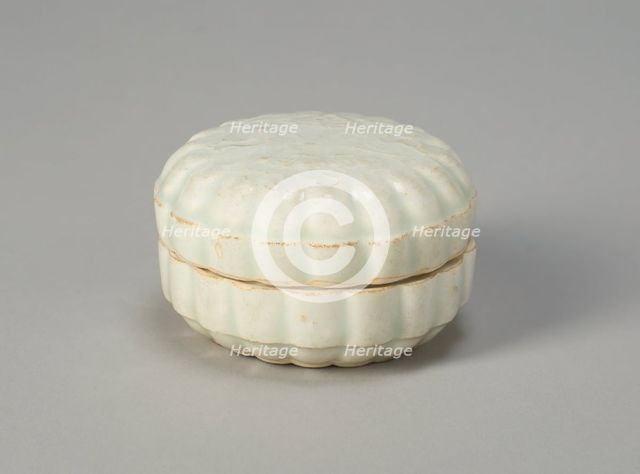 Covered Foliate Box with Stylized Flowers, Southern Song dynasty (1127-1279), 12th/13th century. Creator: Unknown.