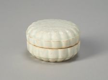Covered Foliate Box with Stylized Flowers, Southern Song dynasty (1127-1279), 12th/13th century. Creator: Unknown