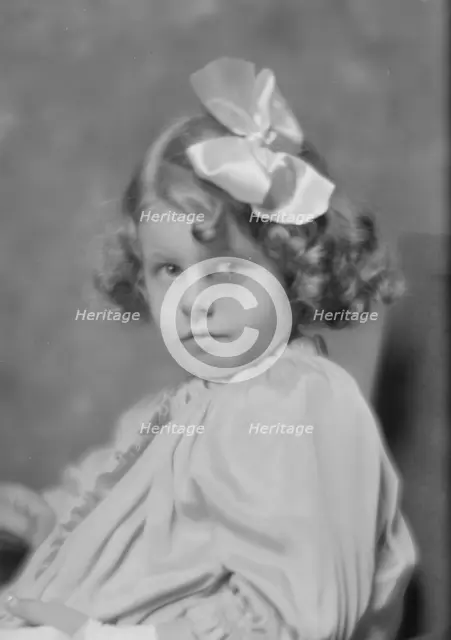 Cowan, Lorna, portrait photograph, 1915 Oct. 23. Creator: Arnold Genthe.