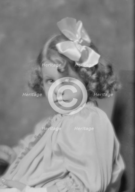 Cowan, Lorna, portrait photograph, 1915 Oct. 23. Creator: Arnold Genthe.