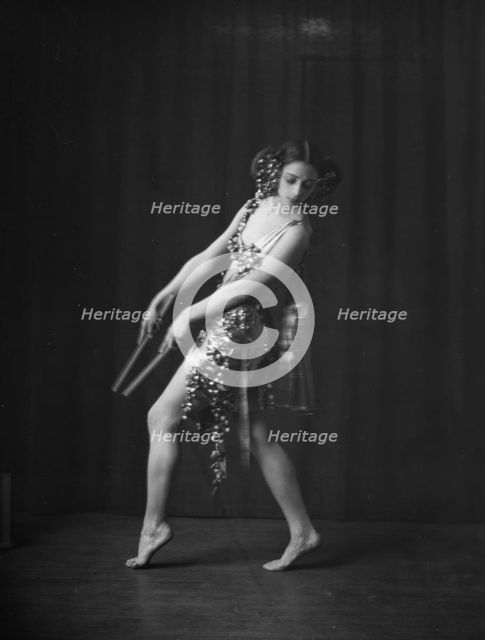 Cowan, Rosamonde, Miss (Rose Rolanda ; Mrs. Miguel C.), 1921 Mar. 1. Creator: Arnold Genthe.