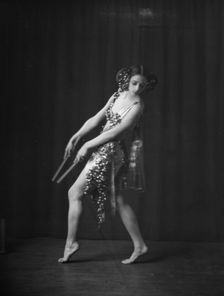 Cowan, Rosamonde, Miss (Rose Rolanda ; Mrs. Miguel C.), 1921 Mar. 1. Creator: Arnold Genthe