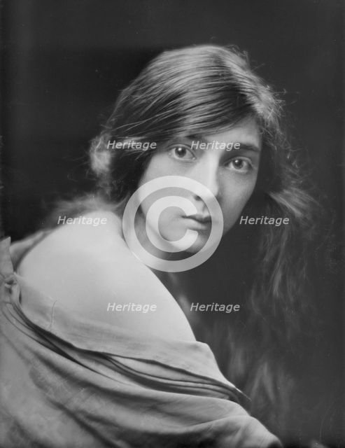 Cowan, Rosamonde, Miss (Rose Rolanda , Mrs. Miguel C.), portrait photograph, 1919 May 24. Creator: Arnold Genthe.
