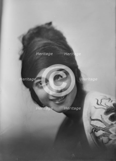 Cowan, Rosamonde, Miss (Rose Rolanda , Mrs. Miguel C.), portrait photograph, between 1915 and 1919. Creator: Arnold Genthe.