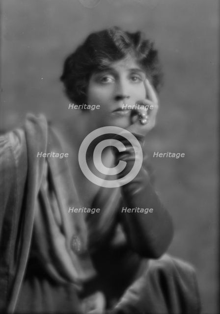 Cowl, Jane, Miss, portrait photograph, 1914 Dec. 30. Creator: Arnold Genthe.
