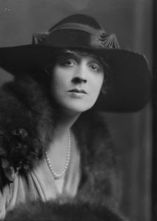 Cowl, Jane, Miss, portrait photograph, 1914 Dec. 30. Creator: Arnold Genthe