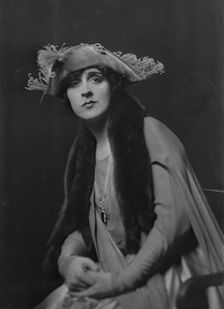 Cowl, Jane, Miss, portrait photograph, 1918 Oct. 14. Creator: Arnold Genthe
