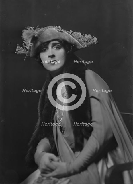 Cowl, Jane, Miss, portrait photograph, 1918 Oct. 14. Creator: Arnold Genthe.