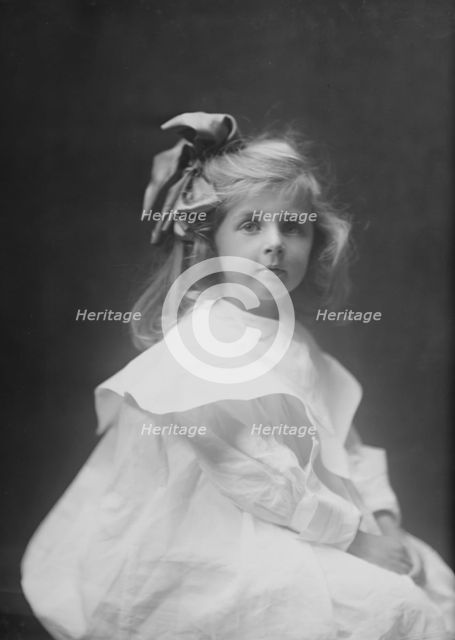 Coxhead girl, portrait photograph, 1906 Dec. 2. Creator: Arnold Genthe.