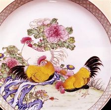 Cockerels, Famille Rose Enamel Porcelain Plate, Ch'Ieh Lung, 1736-1795