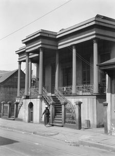 Colonial residence in the Vieux Carre´, New Orleans, between 1920 and 1926. Creator: Arnold Genthe