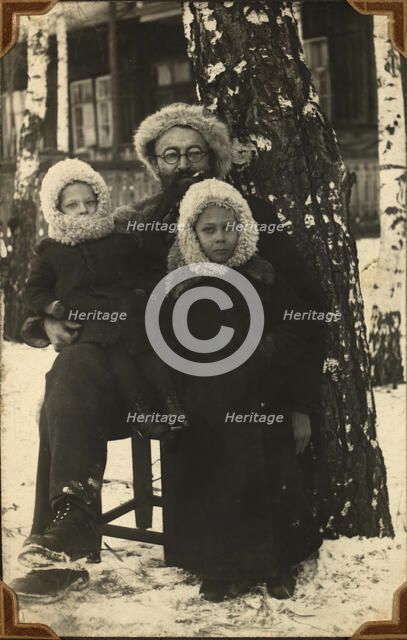 Colonist Vaisman with the Van Smeer Children, 1927. Creator: Unknown.