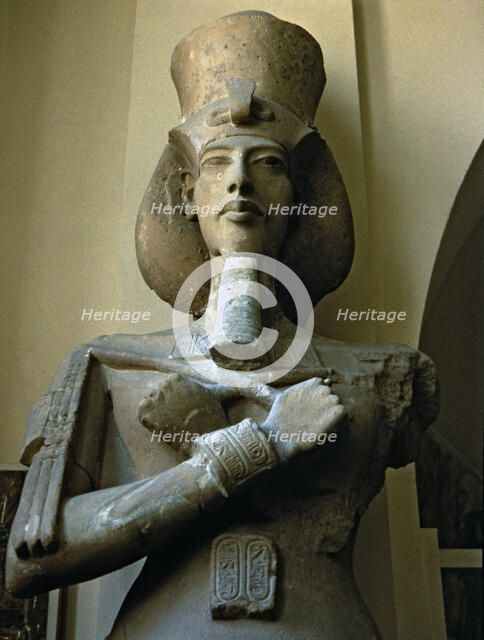 Colossal statue of Akhenaten, detail of the top.