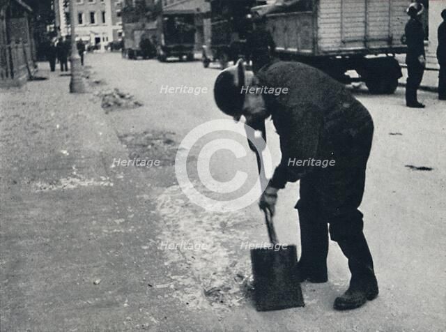 'Collector of old glass', 1941. Artist: Cecil Beaton.