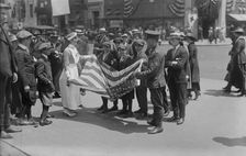 Collecting for Red + [Cross] (Countess Mazzuchi), 1918. Creator: Bain News Service