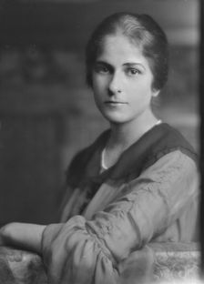Colt, R.C., Mrs., portrait photograph, 1916 Apr. 6. Creator: Arnold Genthe
