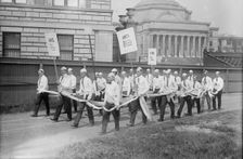 Columbia Class of 1915, between c1915 and c1920. Creator: Bain News Service