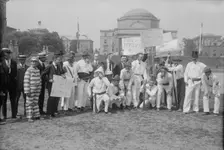 Columbia Class of 1916, between c1915 and c1920. Creator: Bain News Service