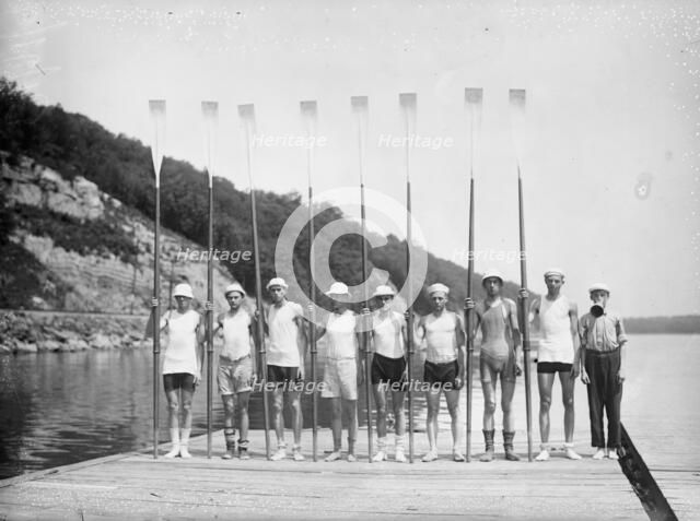 Columbia Varsity 8 (1913), 1913. Creator: Bain News Service.