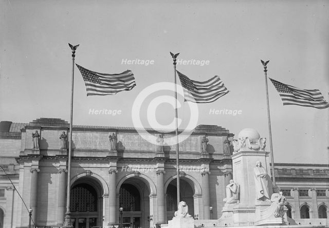 Columbus Memorial, with Front of Union Station, 1914. Creator: Harris & Ewing.
