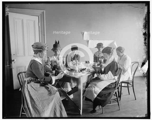 Comforts Committee of Navy League, between 1910 and 1920. Creator: Harris & Ewing.