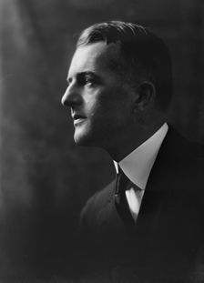 Commander F.H. Poteet, portrait photograph, 1919 Nov. 4. Creator: Arnold Genthe