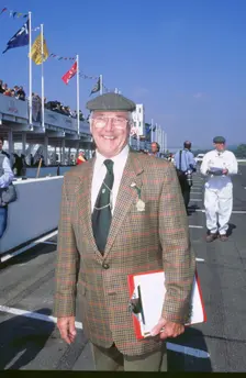 Commentator Murray Walker at 1998 Goodwood revival