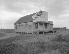 Commissary of the Gold Dust Plantation near Clarksdale, Mississippi, 1937. Creator: Dorothea Lange