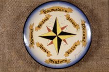 Compass rose, in a ceramic plate