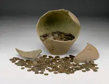 Complete local Roman imperial coin hoard with jar (The Chalgrove II Hoard), 3rd century.