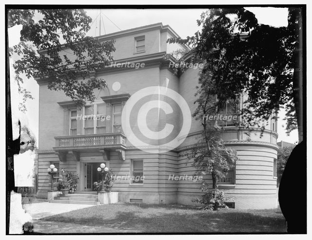 Congressional Club, between 1917 and 1920. Creator: Harris & Ewing.