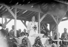 Confederate Monument - Arlington National Cemetery. Mrs. Daisy McLaurin Stevens, President..., 1914. Creator: Harris & Ewing