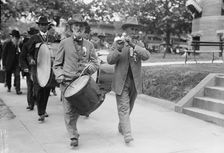 Confederate Reunion - Fife And Drum Corps, 1917. Creator: Harris & Ewing