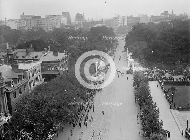 Confederate Reunion - Parade, 1917. Creator: Harris & Ewing.