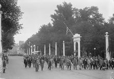 Confederate Reunion - Parade Passing Through Court of Honor, 1917. Creator: Harris & Ewing