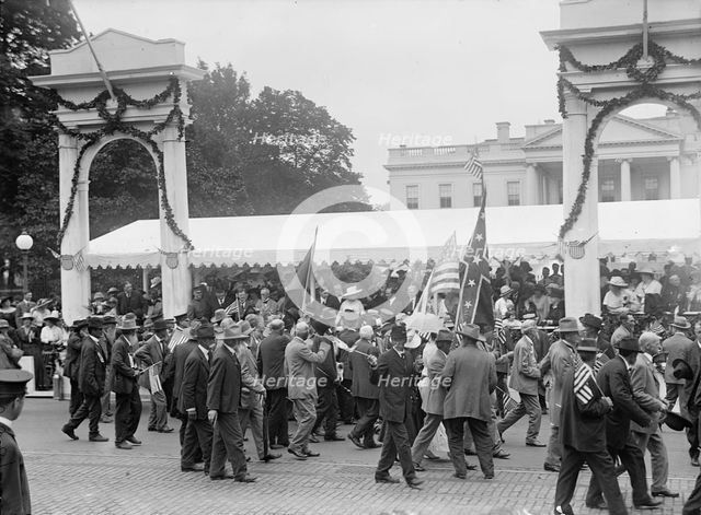 Confederate Reunion - Parade; Reviewing Stand, 1917. Creator: Harris & Ewing.