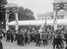 Confederate Reunion - Parade; Reviewing Stand, 1917. Creator: Harris & Ewing