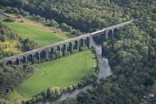 Conisbrough Viaduct, built using the Blondin aerial ropeway system for the Dearne Valley Railway, Do Creator: Robyn Andrews