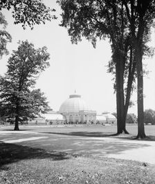 Conservatory on Belle Isle [Park], exterior, Detroit, Mich., between 1900 and 1910. Creator: Unknown
