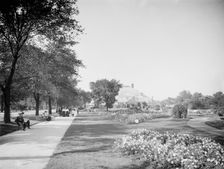 Conservatory & gardens, Lincoln Park, Chicago, Ill., c1905. Creator: Unknown