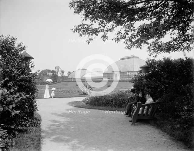 Conservatory, Washington Park, Chicago, Ill., between 1900 and 1910. Creator: Unknown.