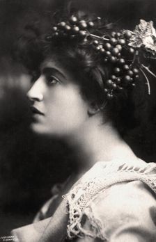 Constance Collier (1878-1955), British actress, 1900s.Artist: Foulsham and Banfield