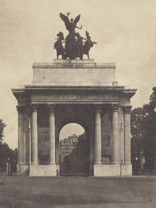 Constitution hill. From the album: Photograph album - London, 1920s. Creator: Harry Moult
