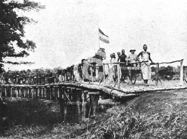 Conquest of German East Africa; Retreat of the enemy: the procession of the German.., 1917. Creator: Unknown.