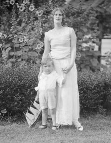 Conroy, Frank, Mrs., and child, standing outdoors, 1923 Creator: Arnold Genthe