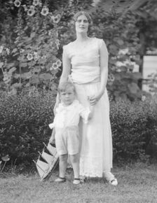 Conroy, Frank, Mrs., and child, standing outdoors, 1923 Creator: Arnold Genthe