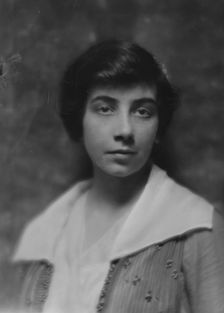 Content, M., Miss, portrait photograph, 1914 Feb. 23. Creator: Arnold Genthe