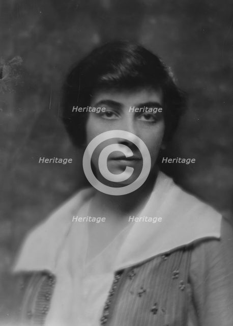 Content, M., Miss, portrait photograph, 1914 Feb. 23. Creator: Arnold Genthe.